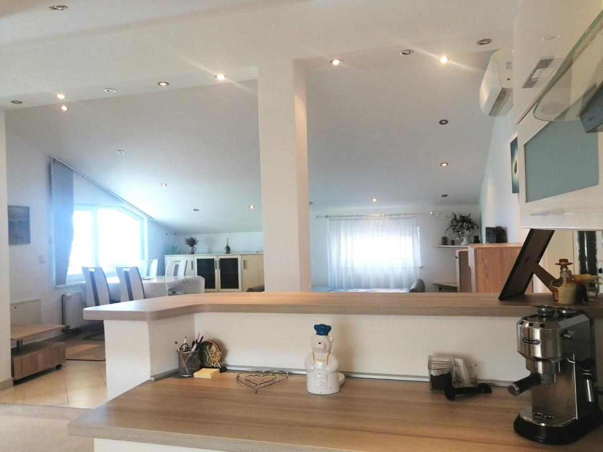 Lovely Sea View House in Malinska Island Krk Exteriör bild